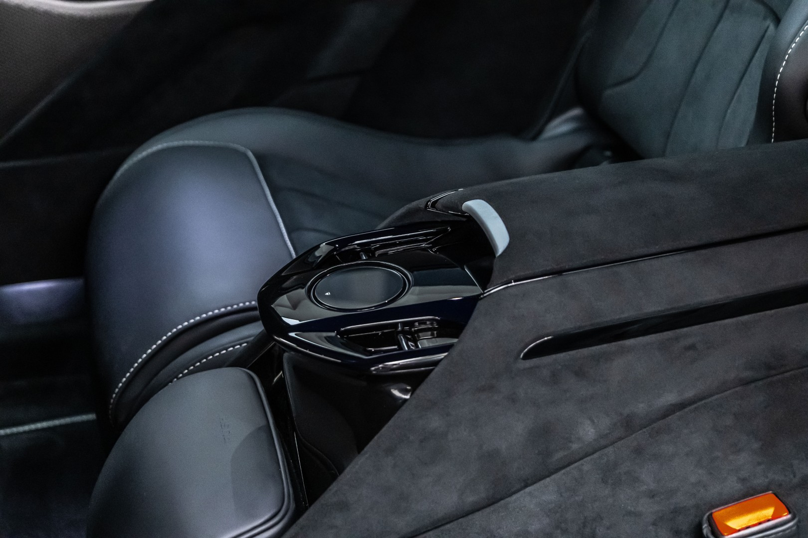 2024 FERRARI PUROSANGUE | FULL CARBON | DAYTONA BLACK | VENTILATED SEATS | SPECIAL DESIGN SEATS | HI